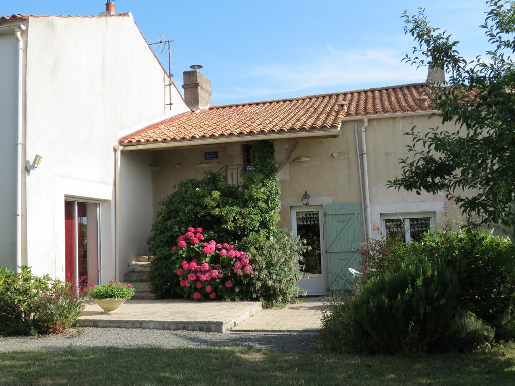 Bed and Breakfast L'Aubinoise Saint-Aubin-la-Plaine Exterior foto