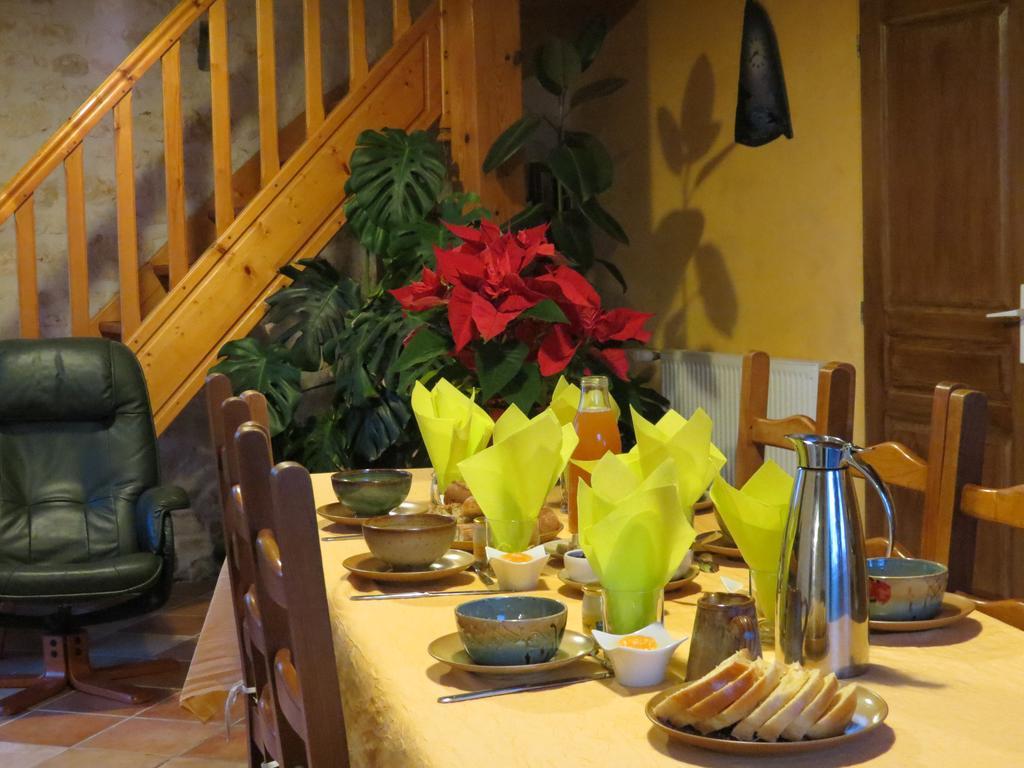 Bed and Breakfast L'Aubinoise Saint-Aubin-la-Plaine Exterior foto
